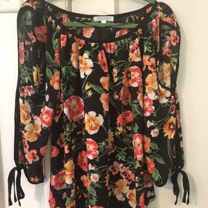 Spenser Floral open Arm blouse